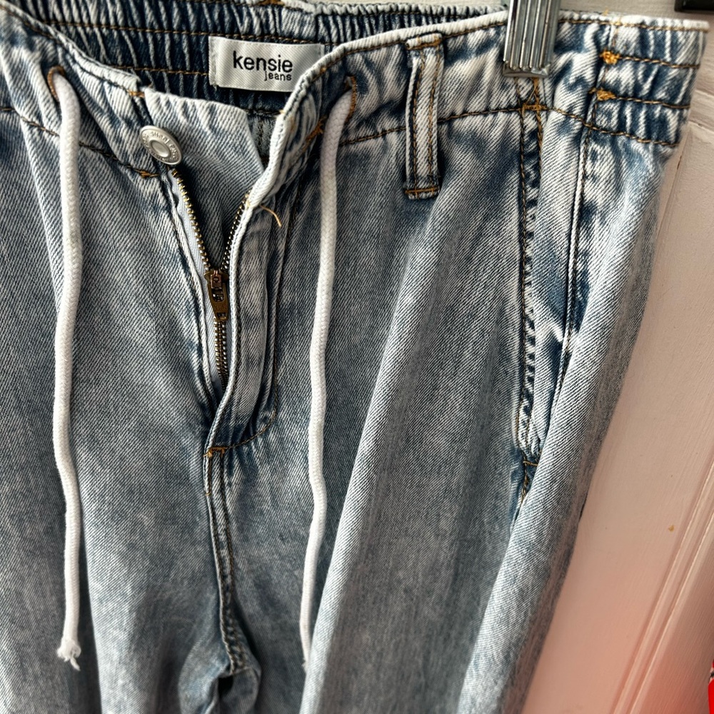 Kensie Light Blue Relaxed Men's Jeans - Picture 9 of 13